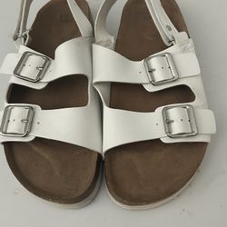 New Women's Sandals Size 8