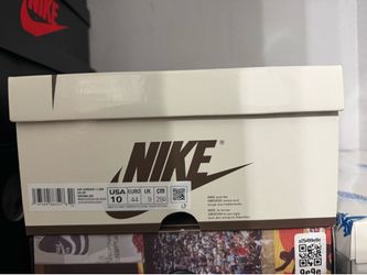 Jordan 1 low Travis Scott’s size 10