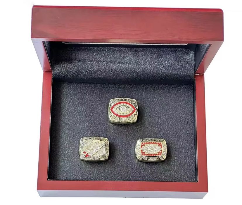 Redskins Rings Set With Wooden Box /2024 Florida Panthers / 2018 Capitals