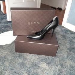 Authentic GUCCI  WOMENS PUMPS