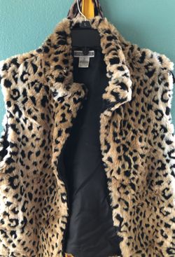 Size medium leopard fur vest