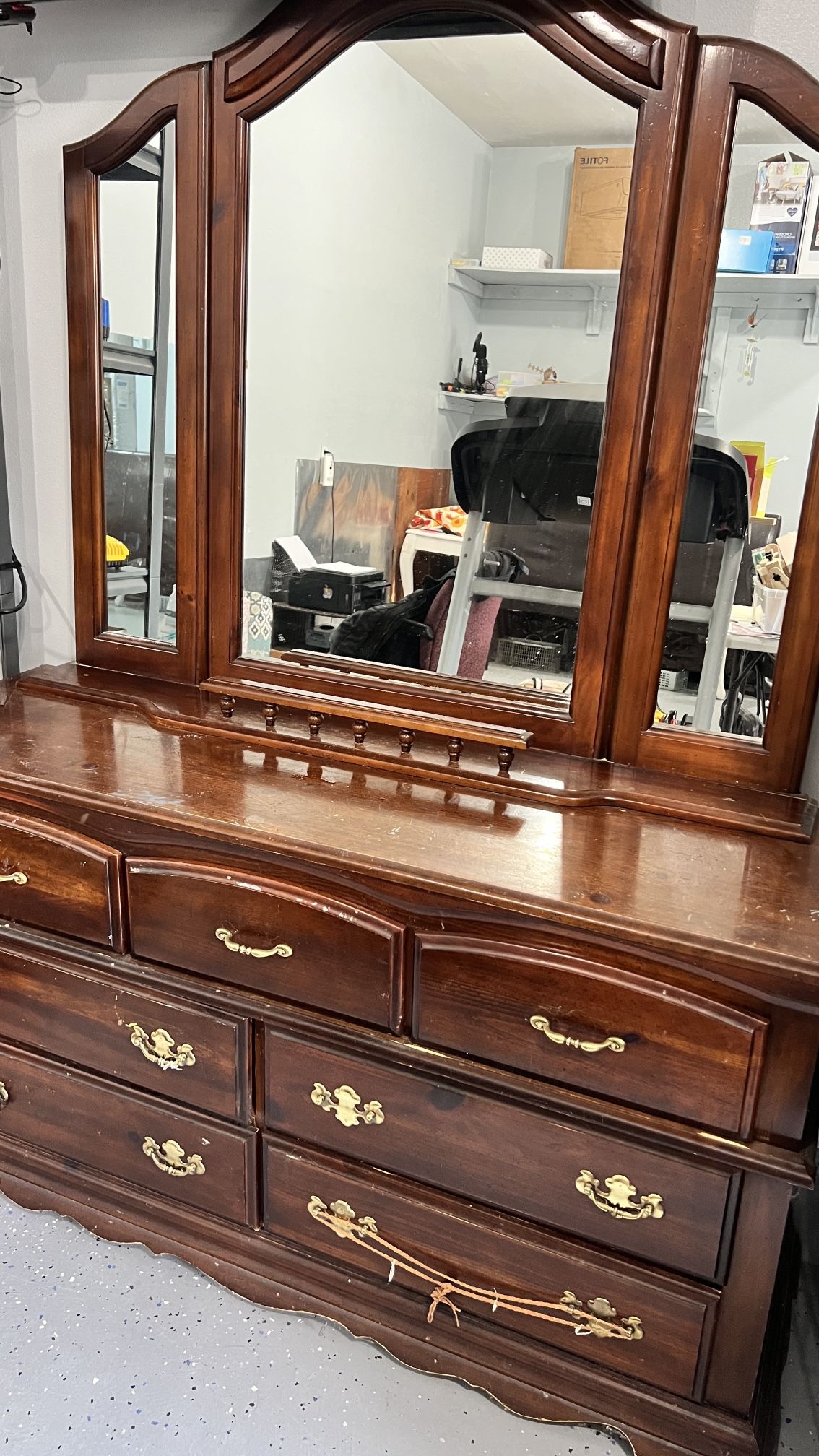 Free Solid wood table With Mirror