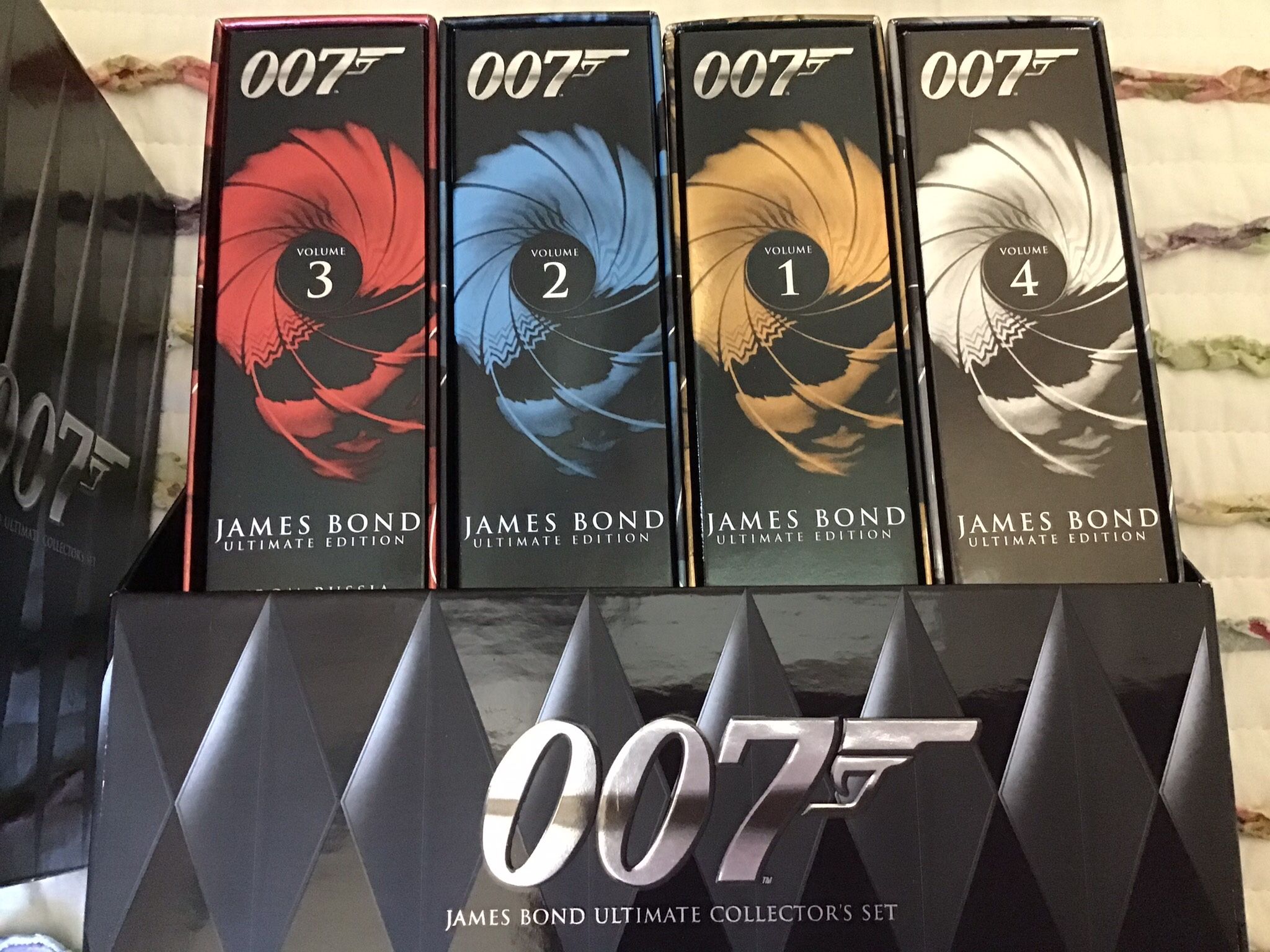 James Bond Ultimate Collectors Set