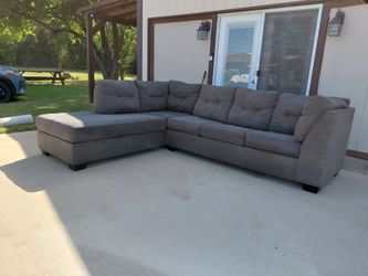 Sectional/Sleeper (delivery available)