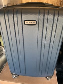 Luggage Ricardo carry on 21”