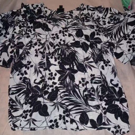 Printed short-sleeved shirt