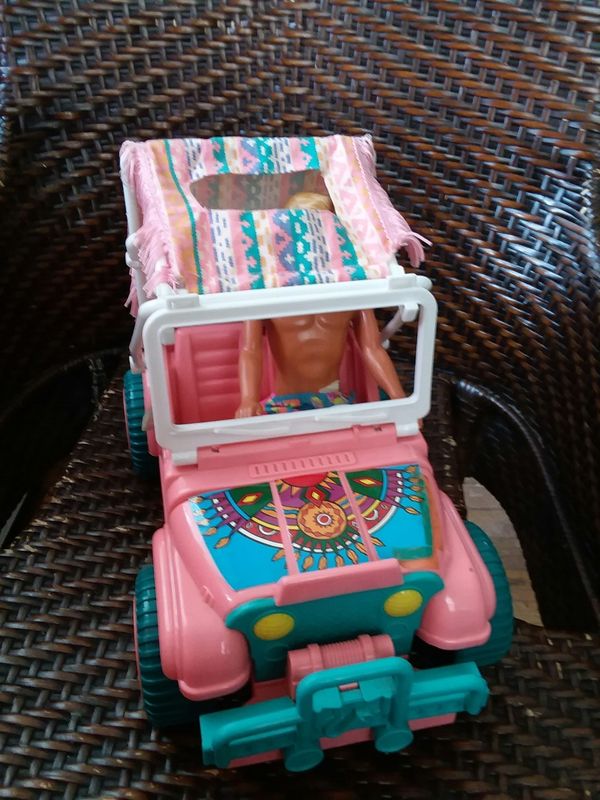 Vintage Barbie 1980's Jeep for Sale in Chicago, IL OfferUp