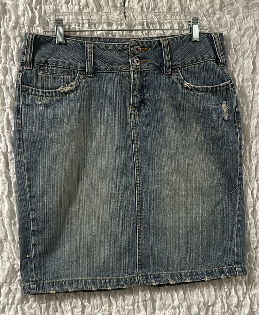 Red Camel: Distressed Denim Pencil Skirt, Pockets, Size: Small