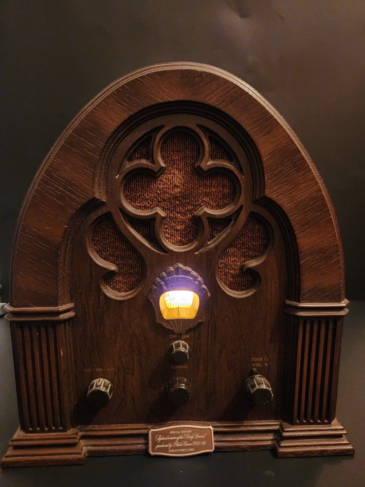Vintage Philco Ford Radio AM FM Receiver