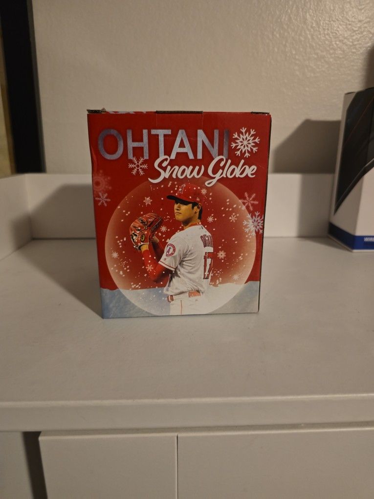 Ohtani Snow Globe