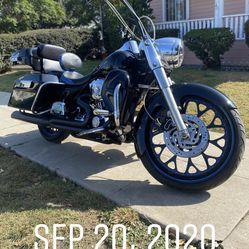 Harley Davidson Road king  (touring)