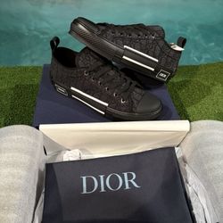 Dior B23 