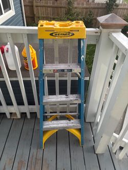 Werner Fiberglass Step Ladder