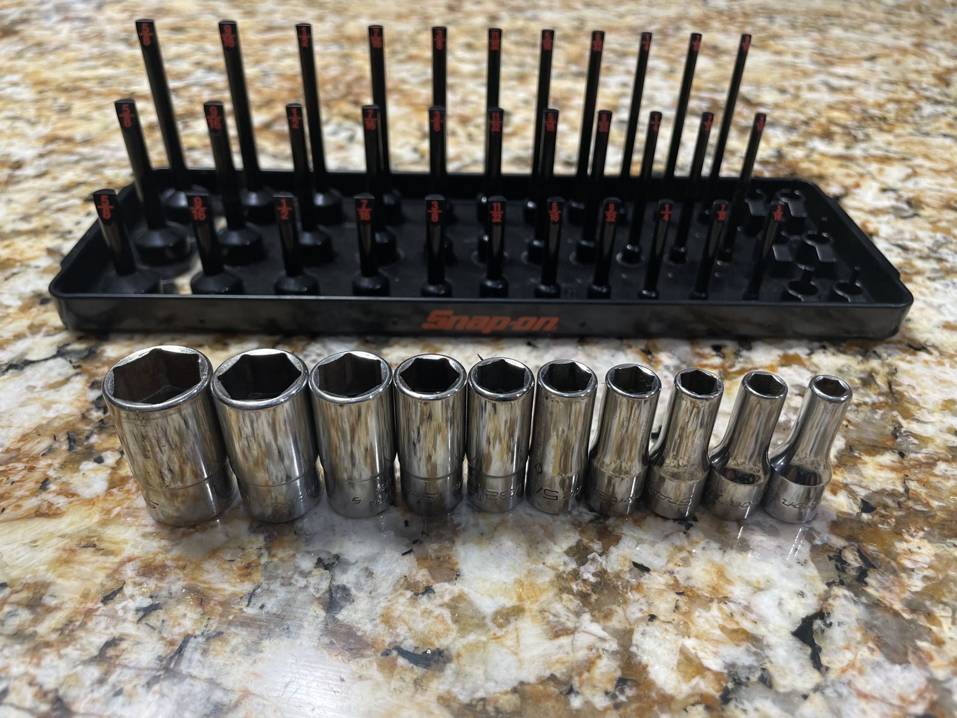 Snap On 1/4 Semi deep Sockets With tray