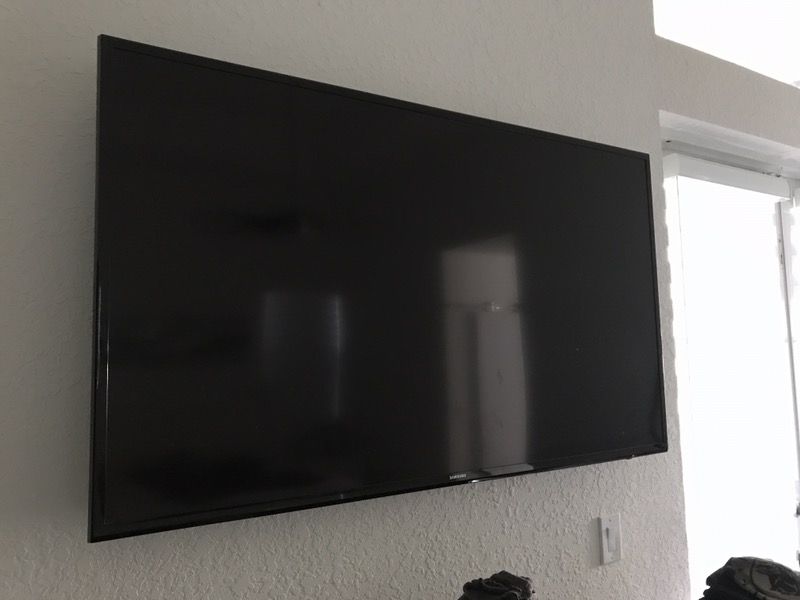 Samsung 60" (BN64-02774G-00) LIKE NEW