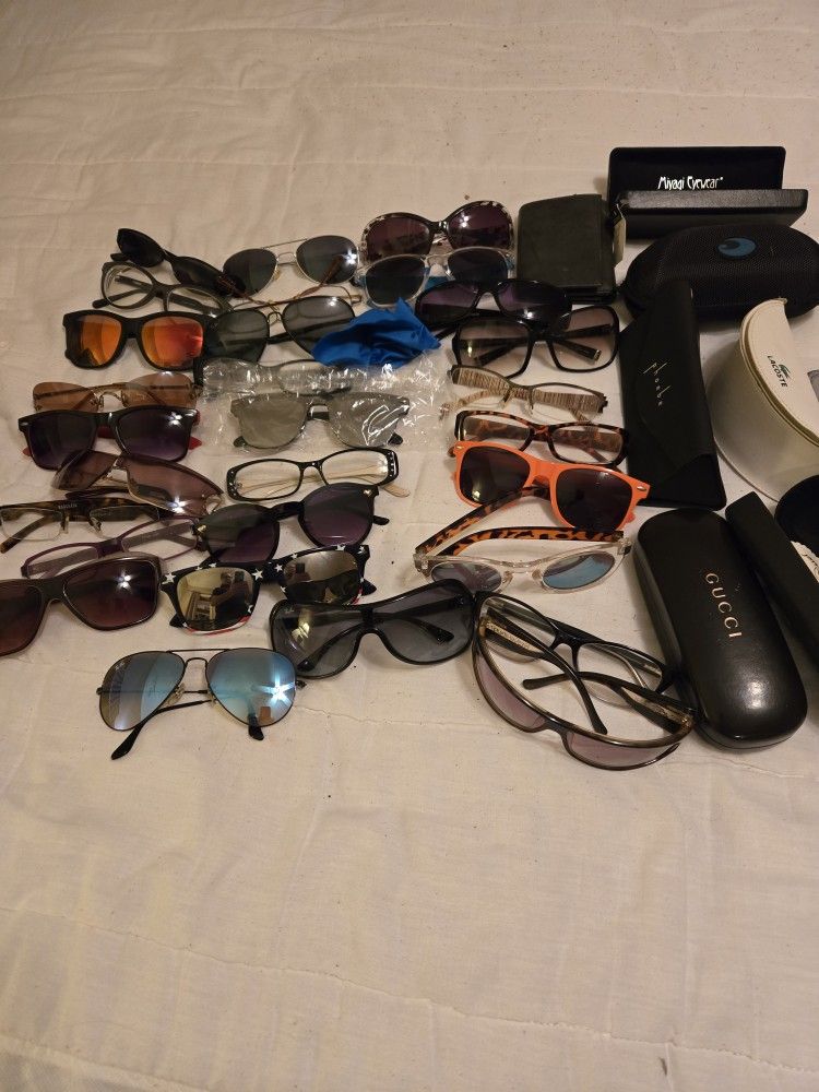 29 Sunglasses And Reading Glasses.1 WALLET