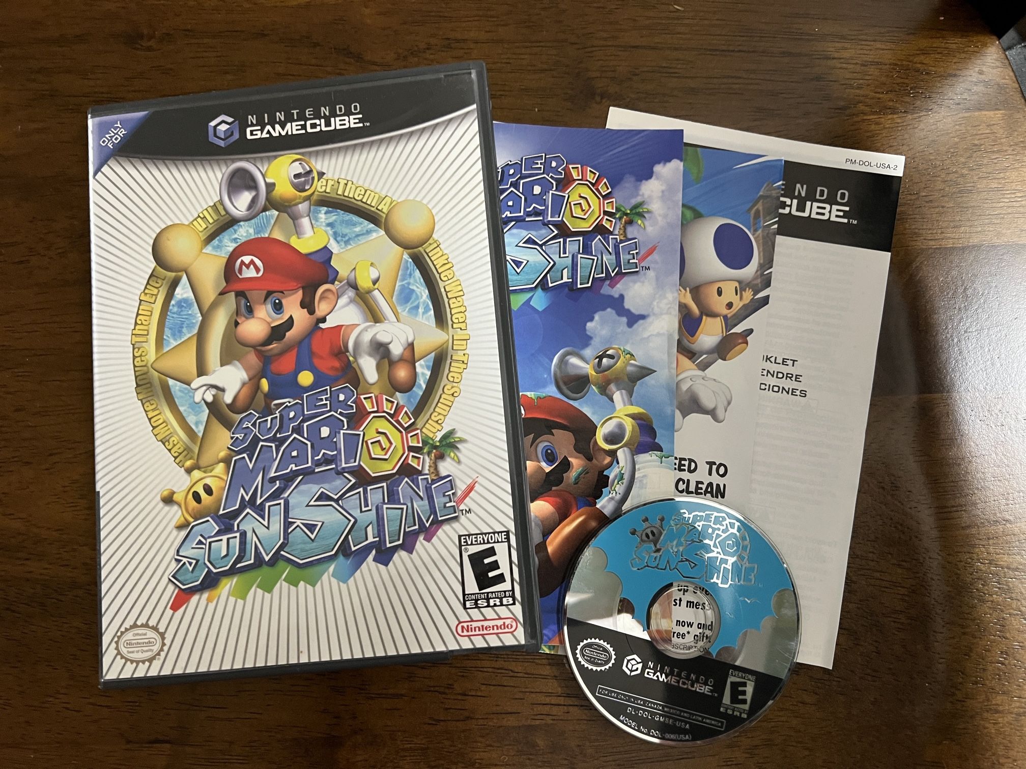 Super Mario Sunshine (Nintendo GameCube, 2002) CIB Complete Tested Manual Insert