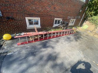 28 Foot Ladder