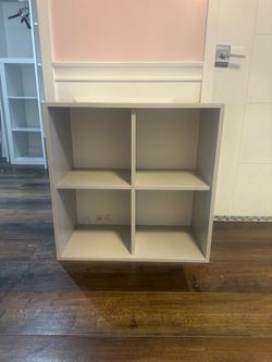 Cube / books shelf - FREE