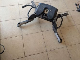 Fifth wheel mounting system