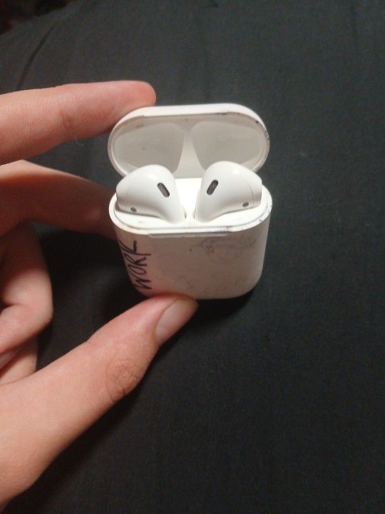 Airpods First Gen