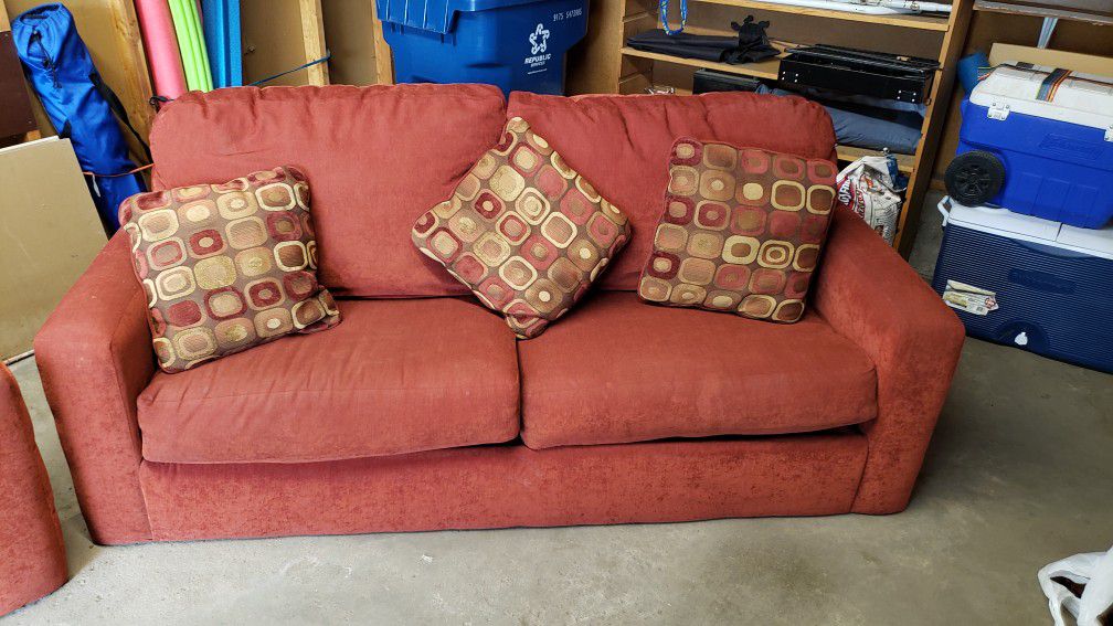 Couch/loveseat set