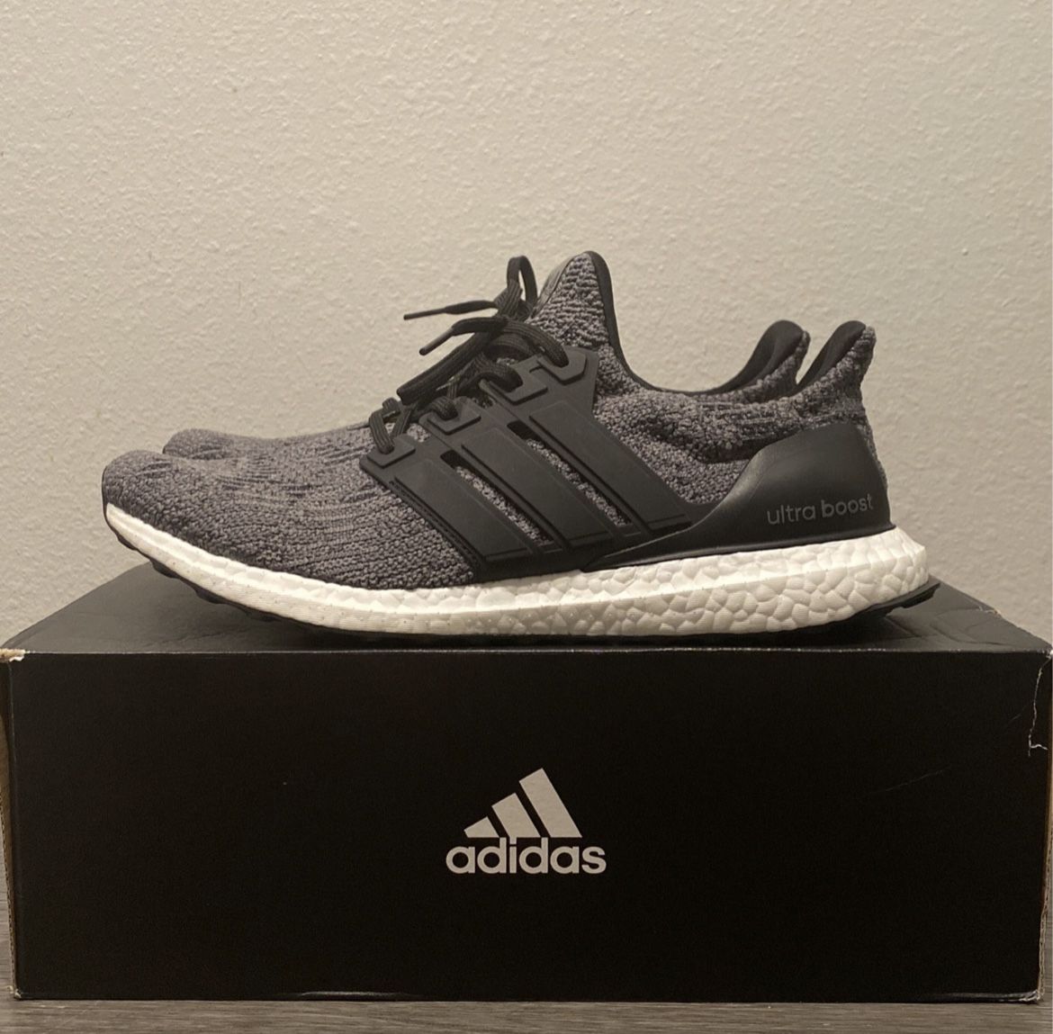 Men’s Ultraboost 4.0 DNA Size 11.5