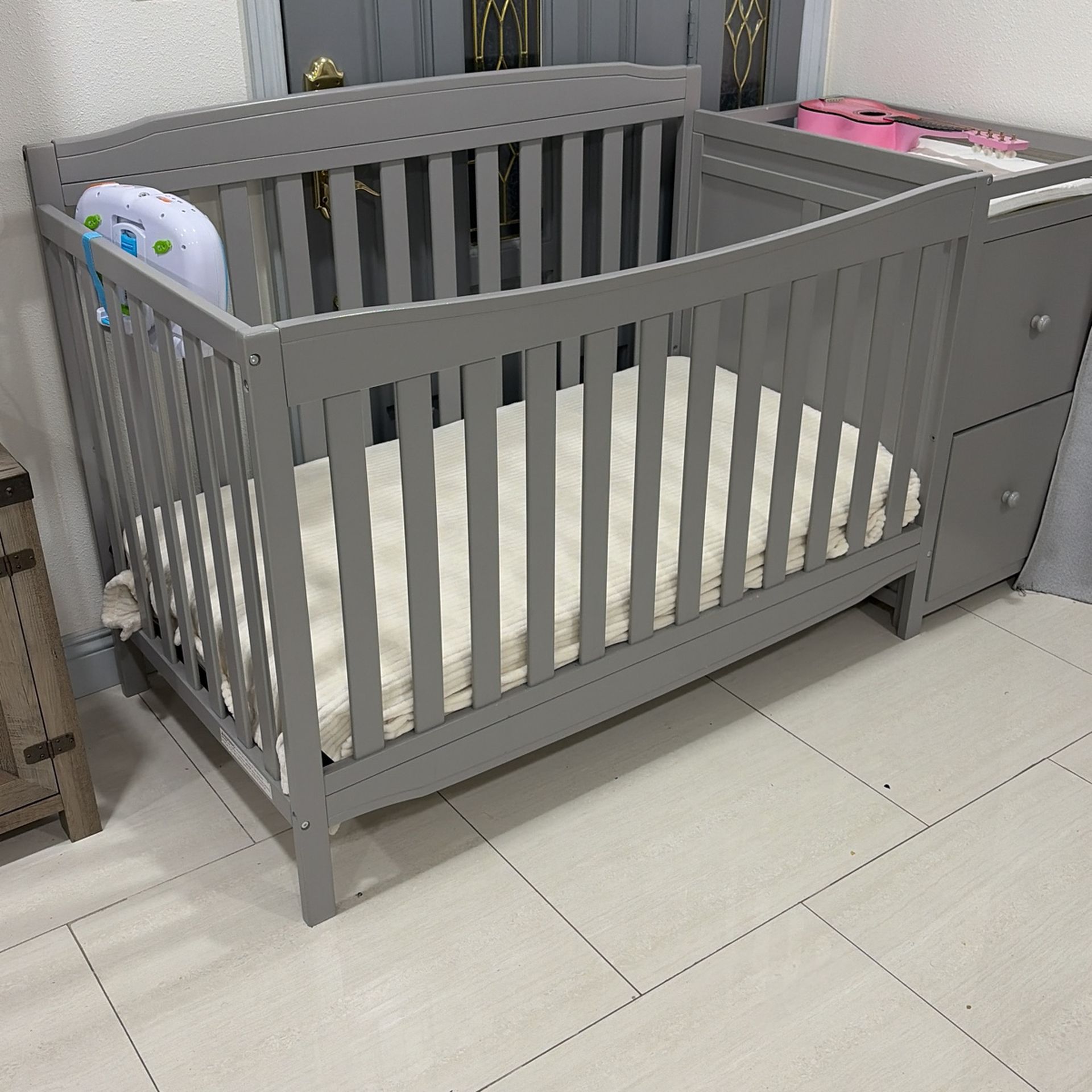 Crib with Changing Table