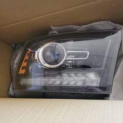 2013-2018 Ram 1500 Black Oem Projector Headlights