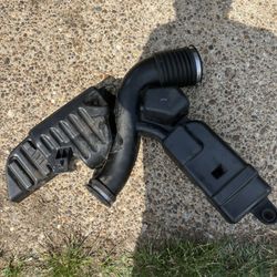 Jeep Grand Cherokee Intake Housing (2017) 