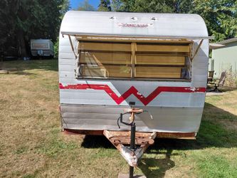 Vintage 1963  16' winnebago travel trailer