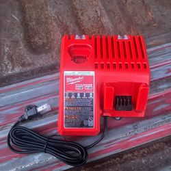 Milwaukee Charger M18 And M12 Battery Charging Pack 