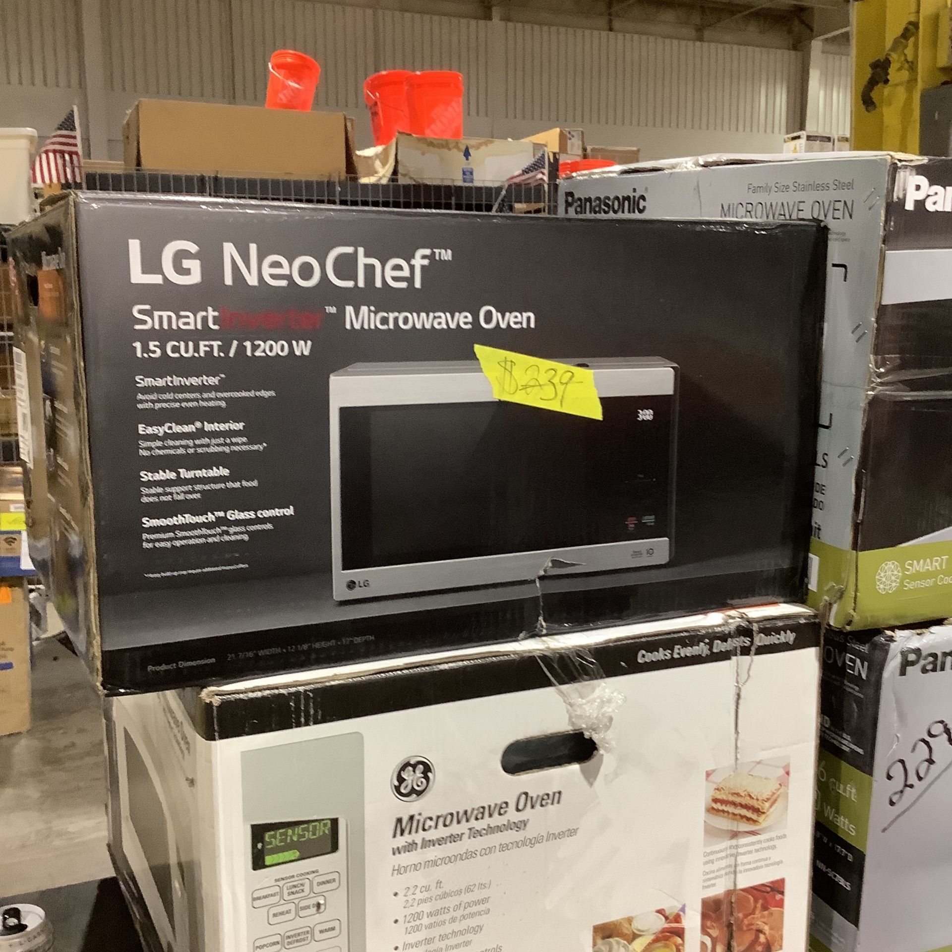 LG Electronics NeoChef 21.41 in. Width 1.5 cu.ft. Stainless Steel with Smart Inverter 1100 Watt Countertop Microwave