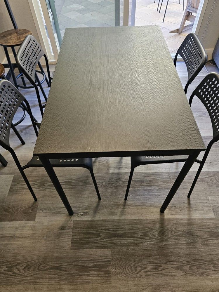 Dinning Set (Table + 4 Chairs)