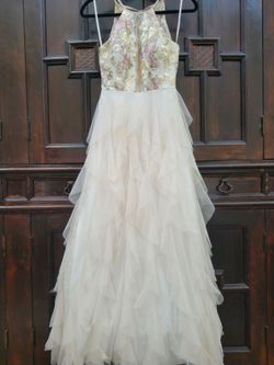 Beautiful flowy Ballgown