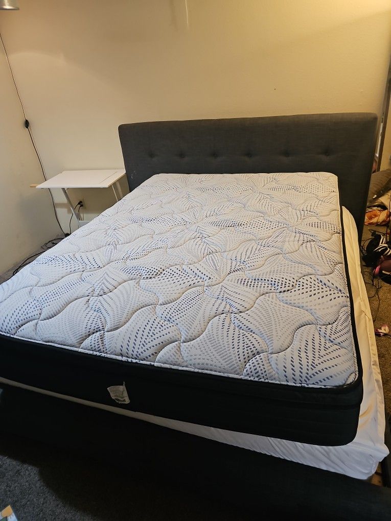 Queen Mattress Almost Brand New