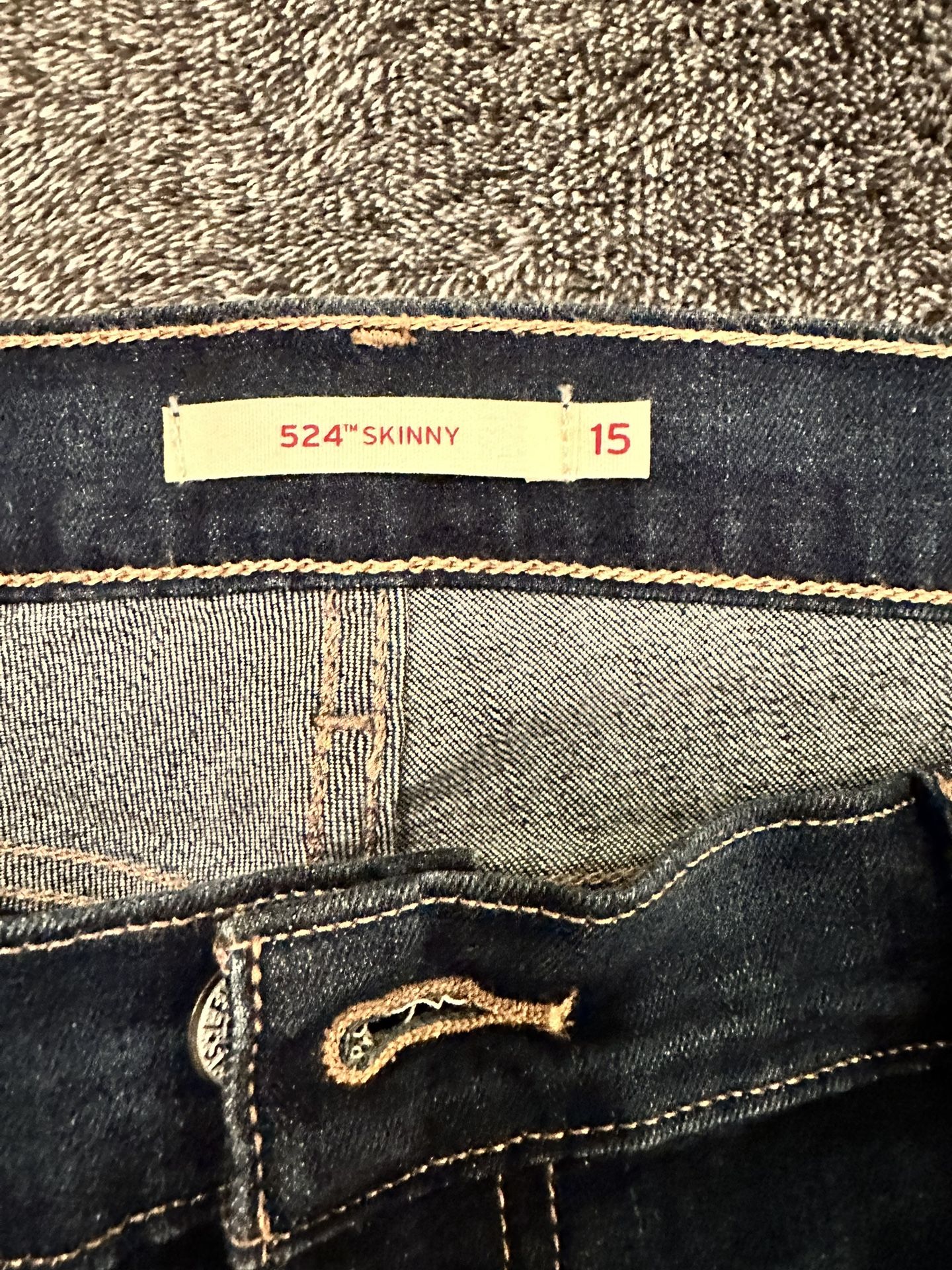 Women’s Levi Jeans