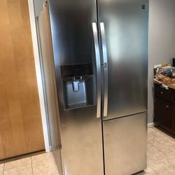 Refrigerator LG