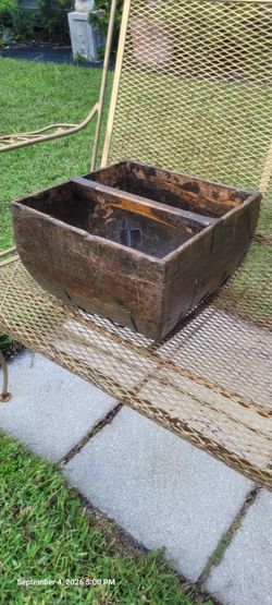 VINTAGE WOODEN CHINESE RICE BOX