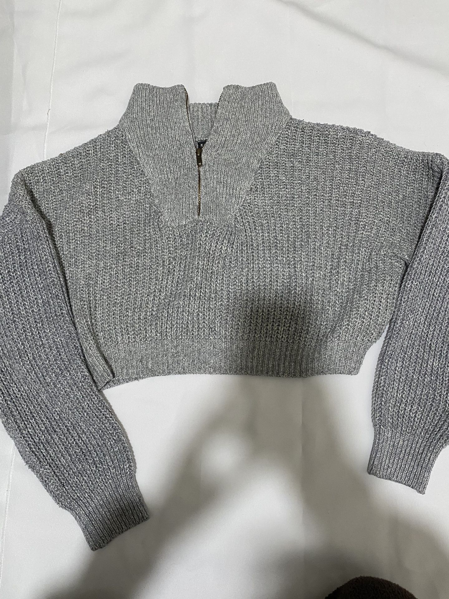 Knitted cropped grey sweater ✨