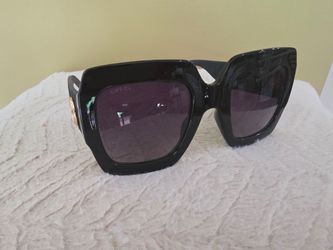 Gucci women sunglasses