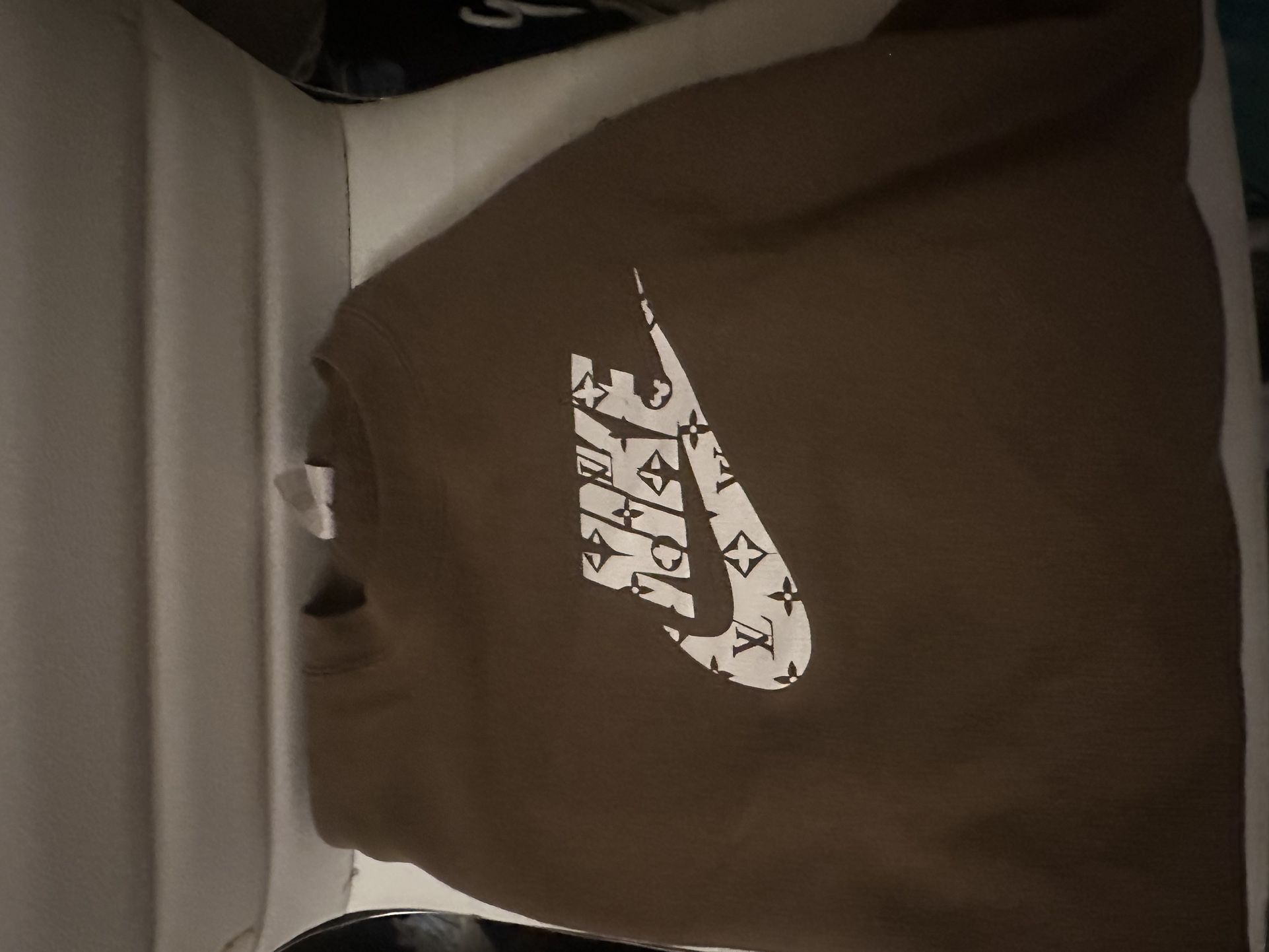 Nike,brown/white,small