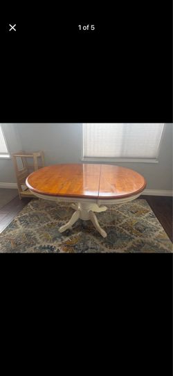 Pedestal table with leaf
