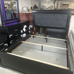 NEW BEDROOM SET QUEEN SIZE BLACK 