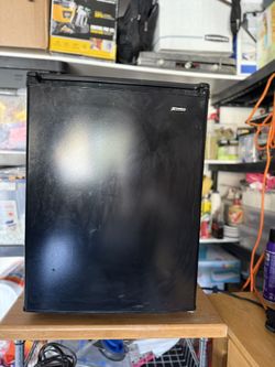 Kenmore Mini Refrigerator 