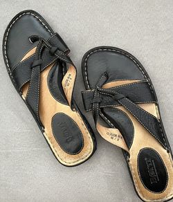 Leather Flip Flops (Born Brand)