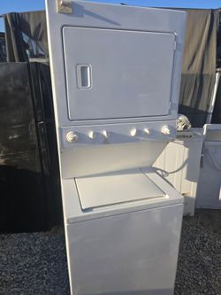 Frigidaire washer and Gas Dryer King Size Capacity And Heavy Duty