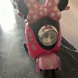 Minnie mouse electric scooter