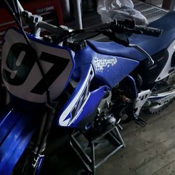 Yz400