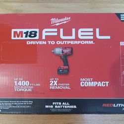 Milwaukee M18 Fuel 1/2" High Torque Impact Wrench Kit